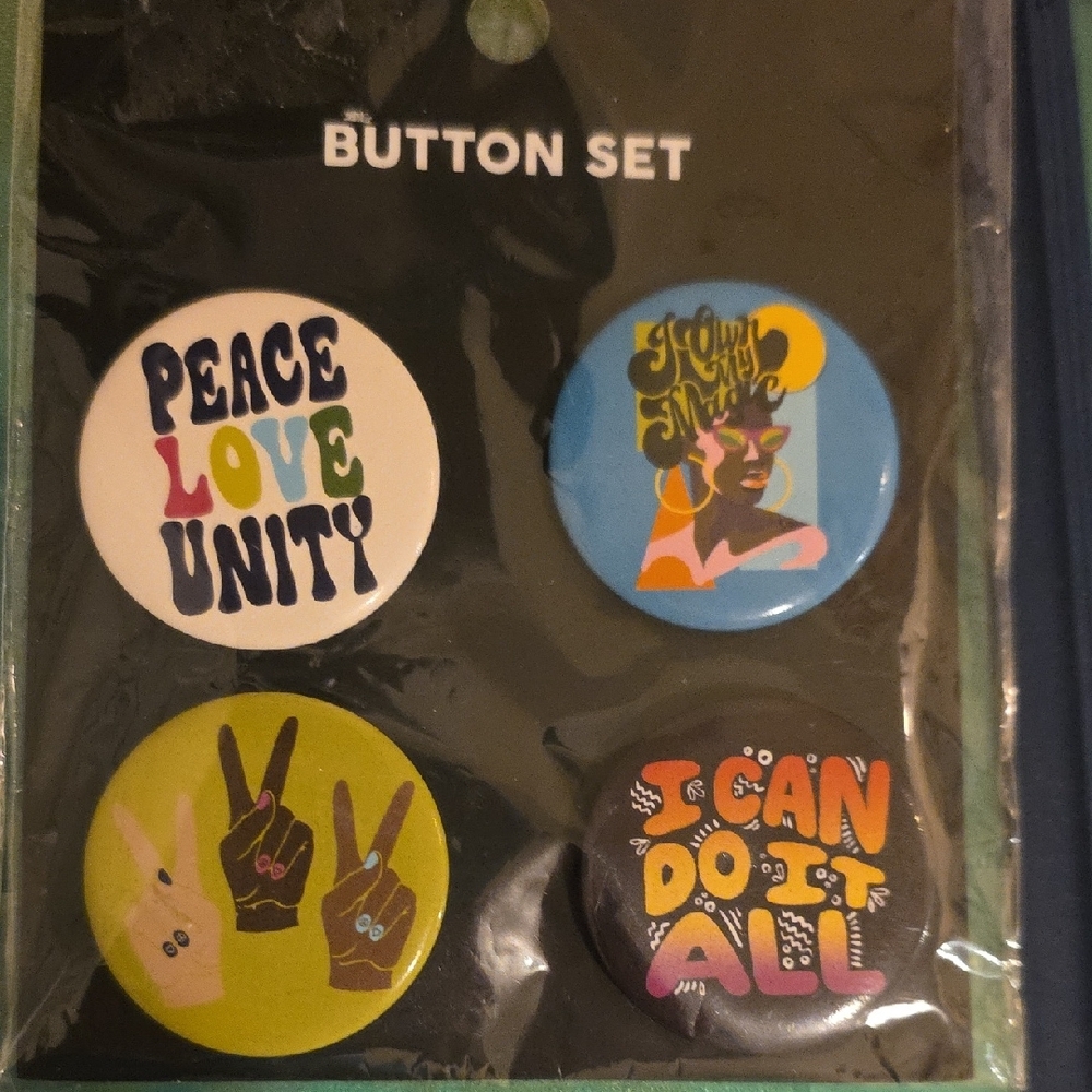 Bioworld Multi-Color Button Set